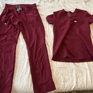 Figs Burgundy Scrub Set